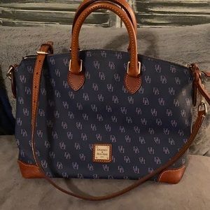 Dooney & Bourke satchel/tote